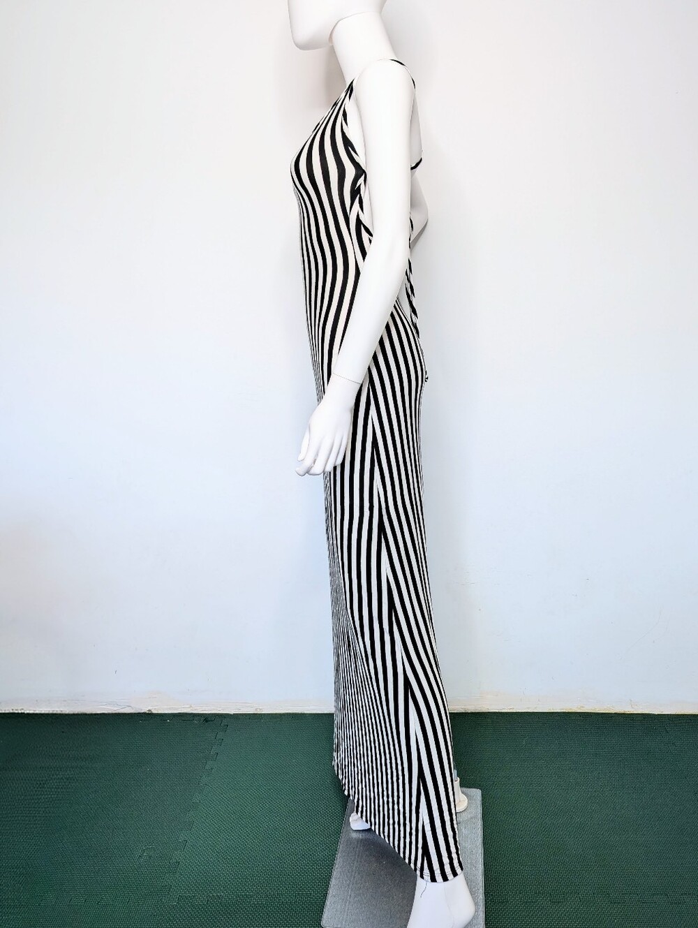 Y2K Black & White Striped Bodycon Open Back Strappy Scoop Neck Maxi Dress - Picture 6 of 12
